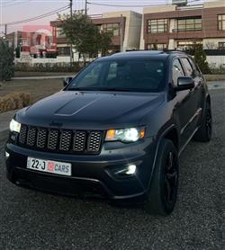 جیپ گراند شیرۆکی